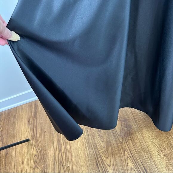 JS Collections Black Satin Gown W/Square Neckline and Subtle Sparkle Top Sz 14 - Picture 6 of 14